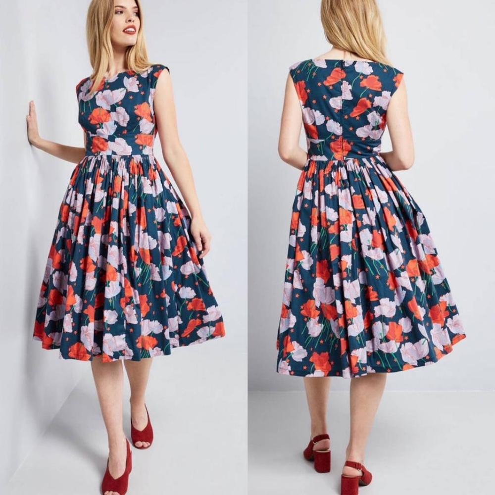 *NWOT* Modcloth Fabulous Fit and Flare Dress With Pockets *NWOT*